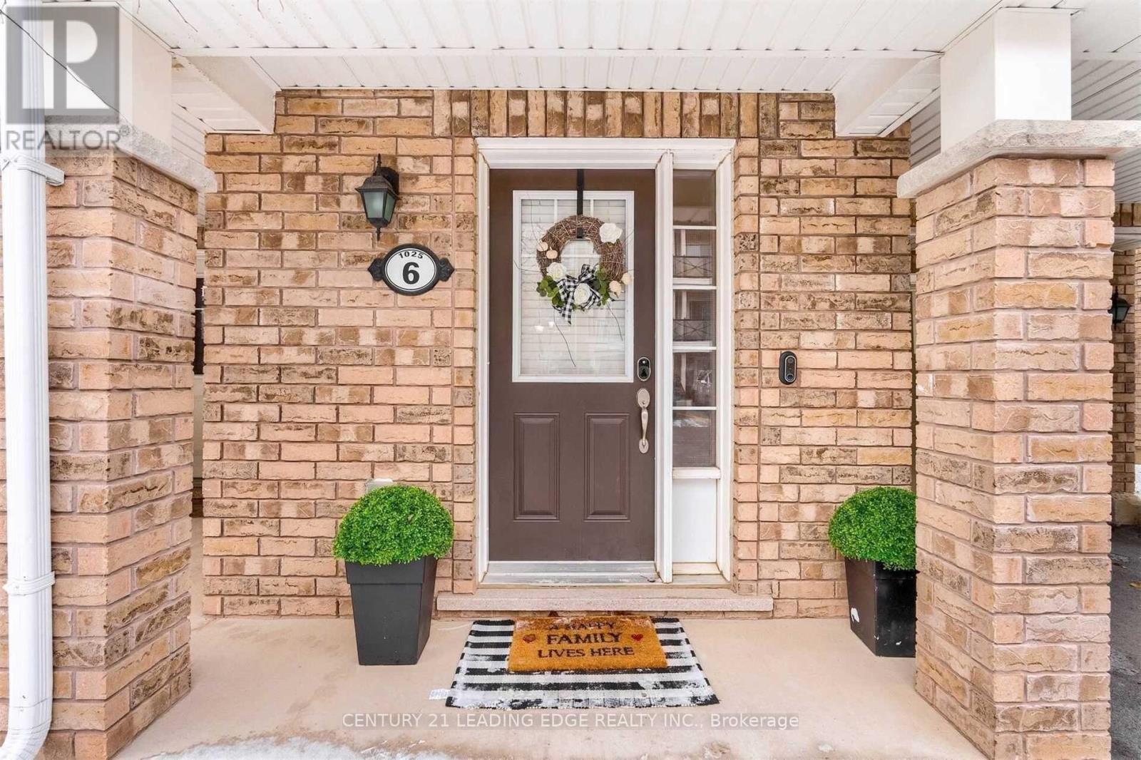 6 - 1025 Nadalin Heights, Milton, Ontario  L9T 8R3 - Photo 3 - W12521104