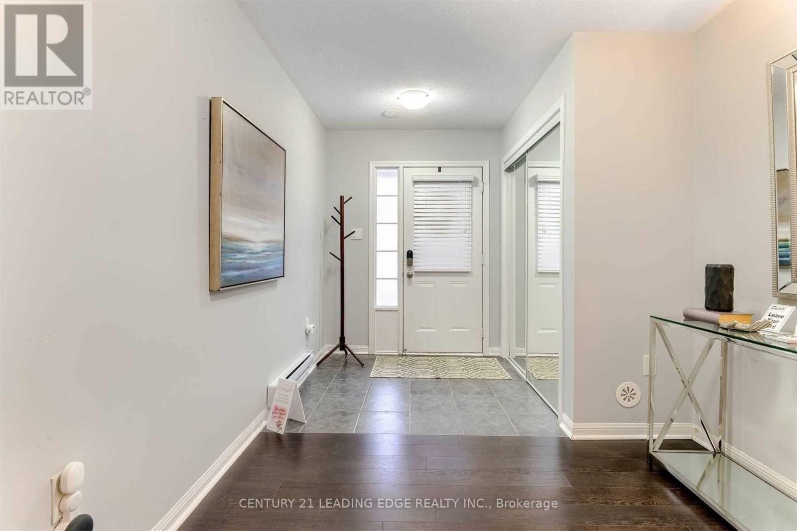 6 - 1025 Nadalin Heights, Milton, Ontario  L9T 8R3 - Photo 4 - W12521104