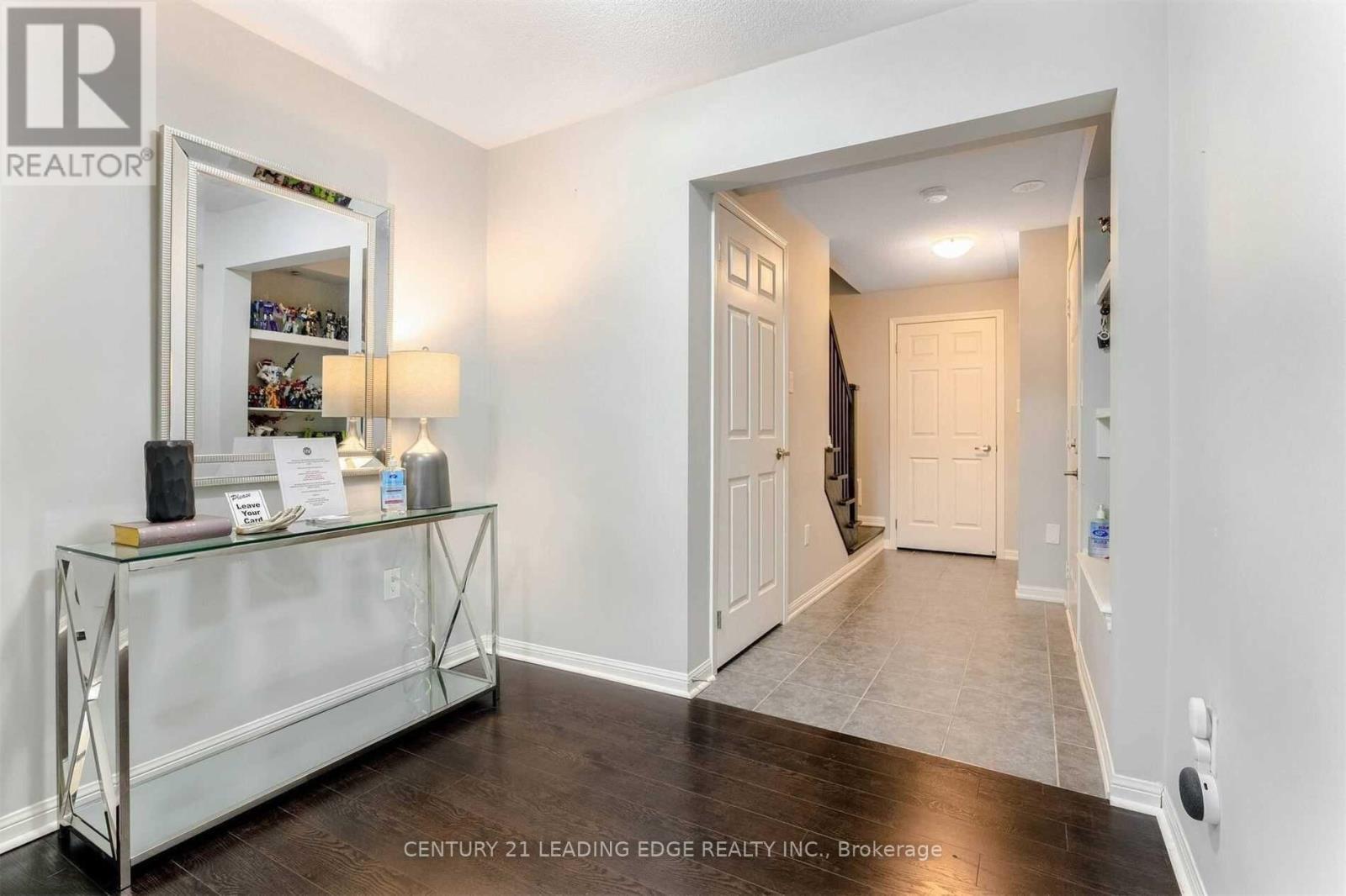 6 - 1025 Nadalin Heights, Milton, Ontario  L9T 8R3 - Photo 6 - W12521104