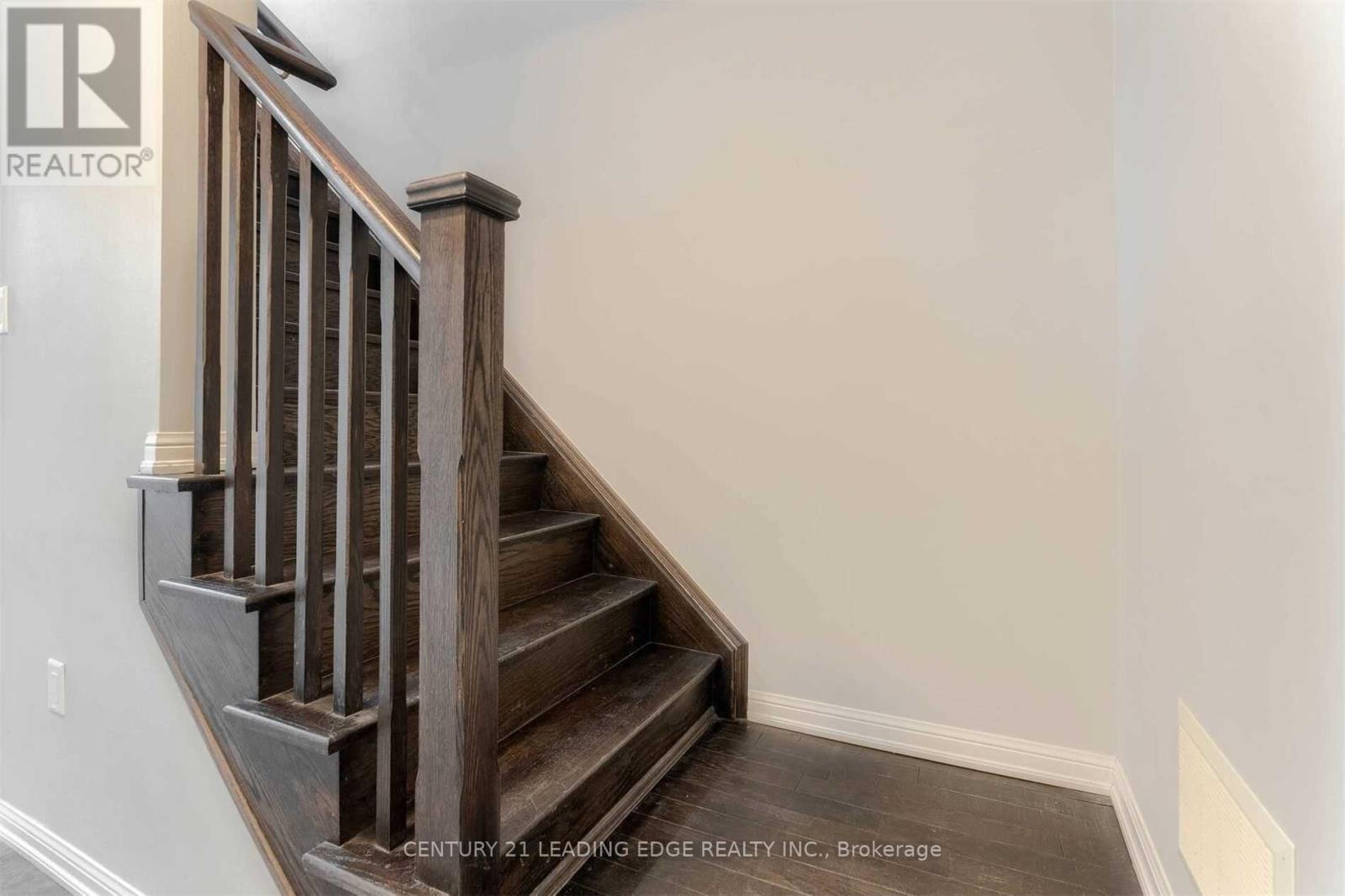 6 - 1025 Nadalin Heights, Milton, Ontario  L9T 8R3 - Photo 7 - W12521104