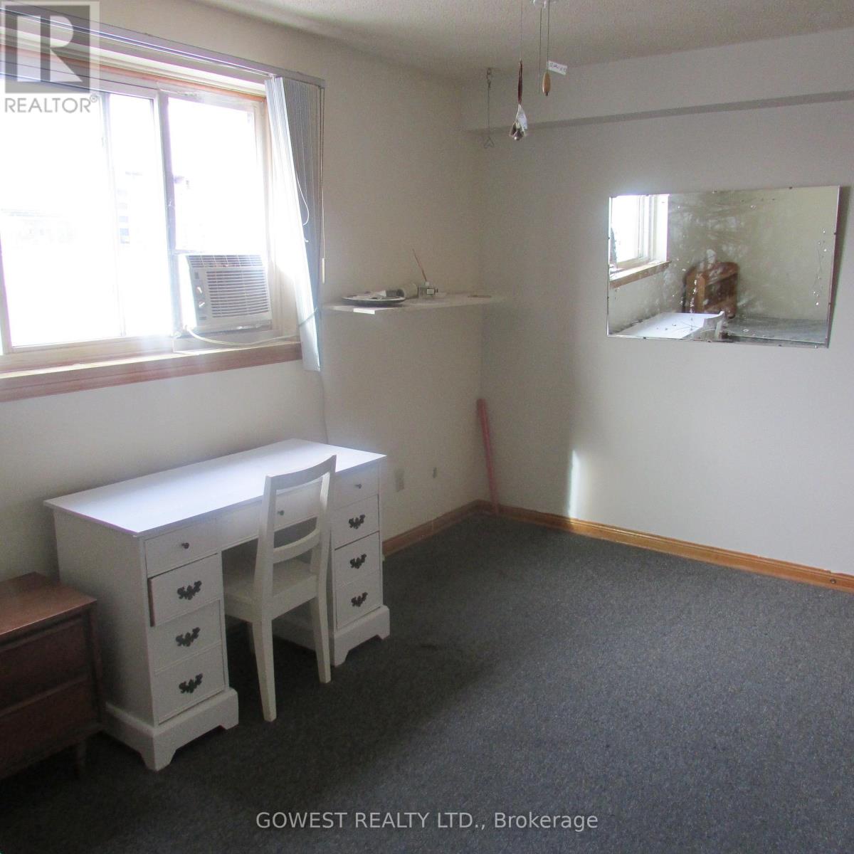 3rd Floor - 24a Roncesvalles Avenue, Toronto, Ontario  M6R 2K3 - Photo 5 - W12521108