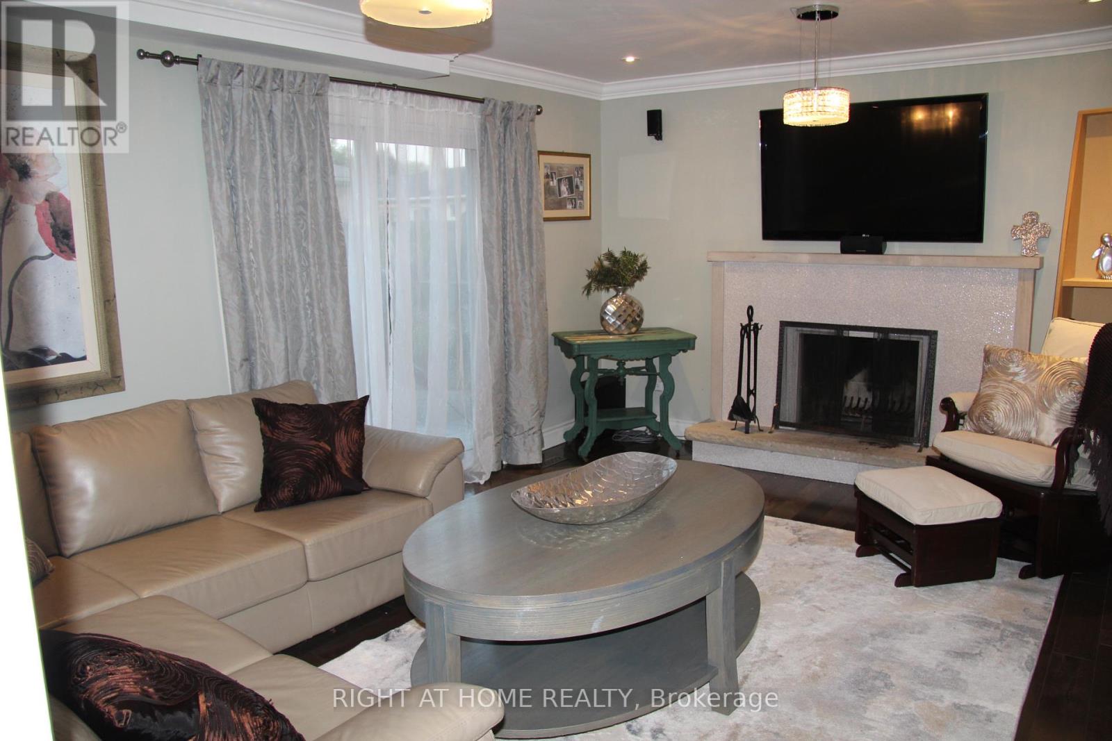 2335 Blase Court, Mississauga, Ontario  L5A 1N9 - Photo 16 - W12521142