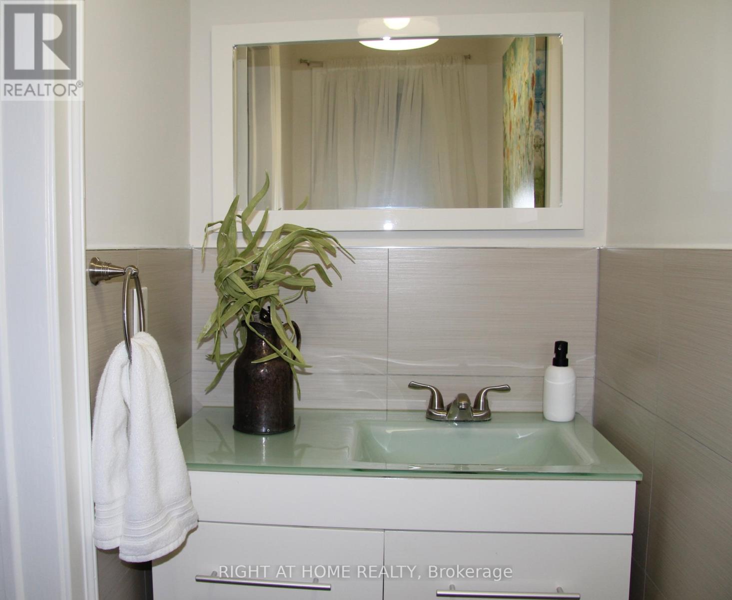 2335 Blase Court, Mississauga, Ontario  L5A 1N9 - Photo 18 - W12521142