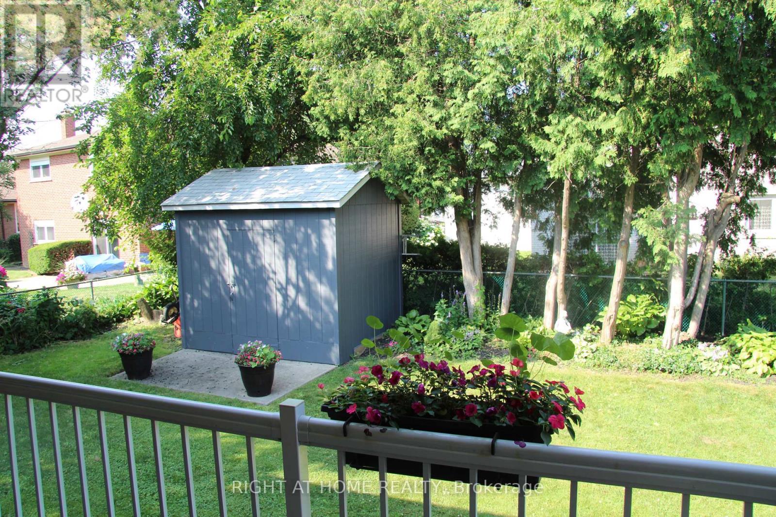 2335 Blase Court, Mississauga, Ontario  L5A 1N9 - Photo 24 - W12521142