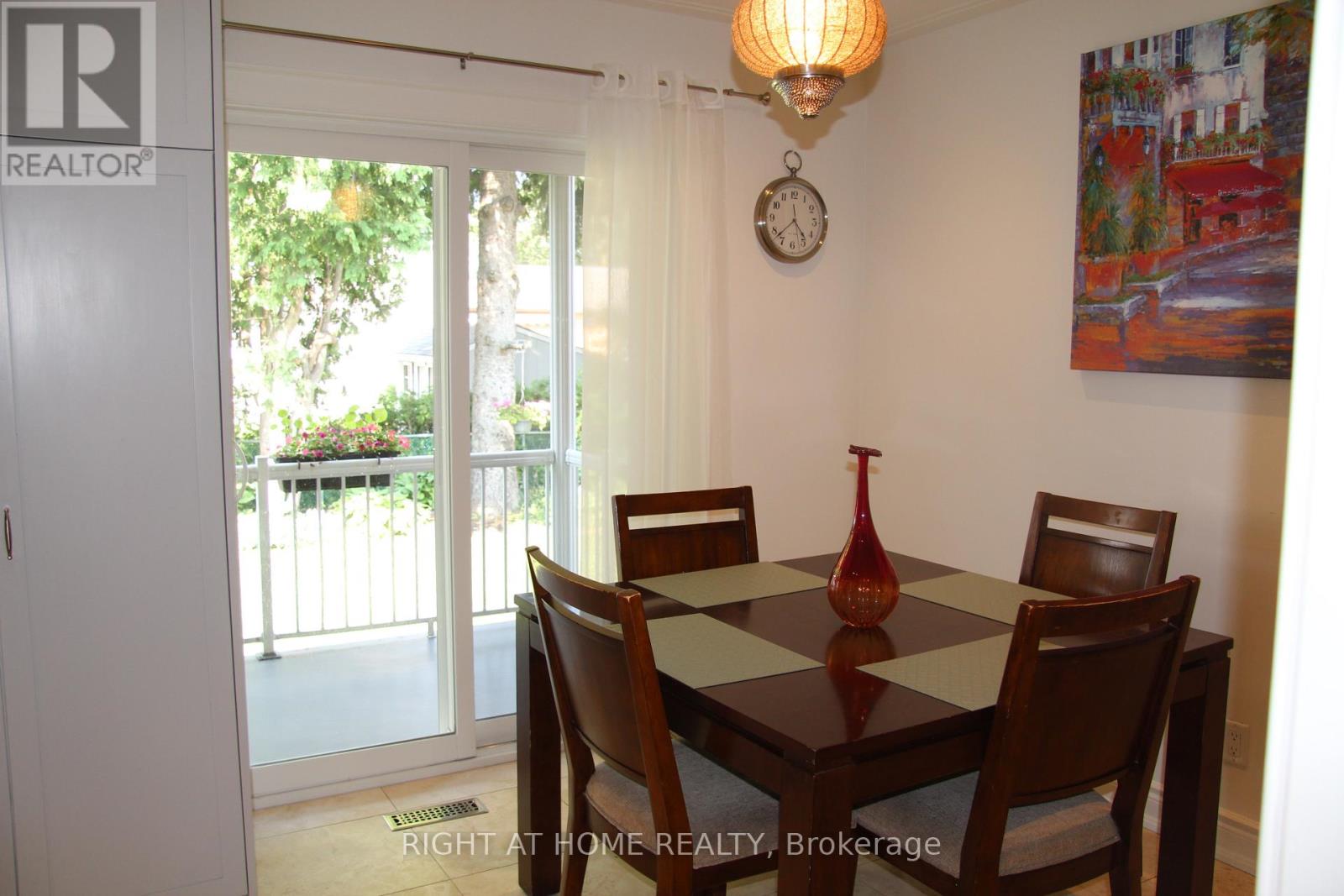 2335 Blase Court, Mississauga, Ontario  L5A 1N9 - Photo 7 - W12521142