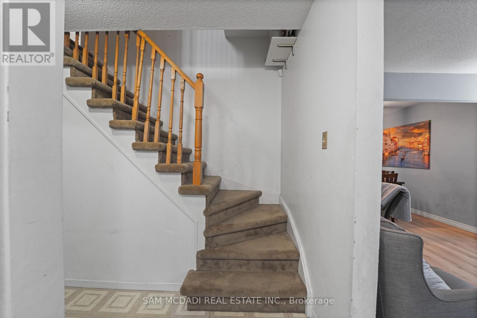 7262 Corrine Crescent, Mississauga, Ontario  L5N 5C1 - Photo 7 - W12521144