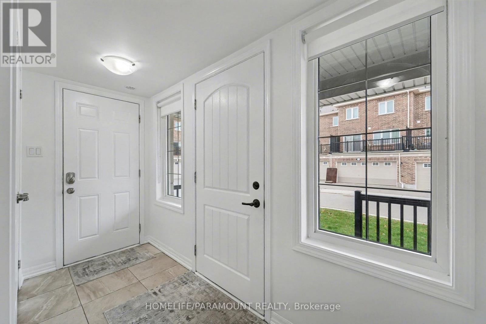 370 Timberland Gate, Oakville, Ontario  L6M 0Y9 - Photo 12 - W12521158