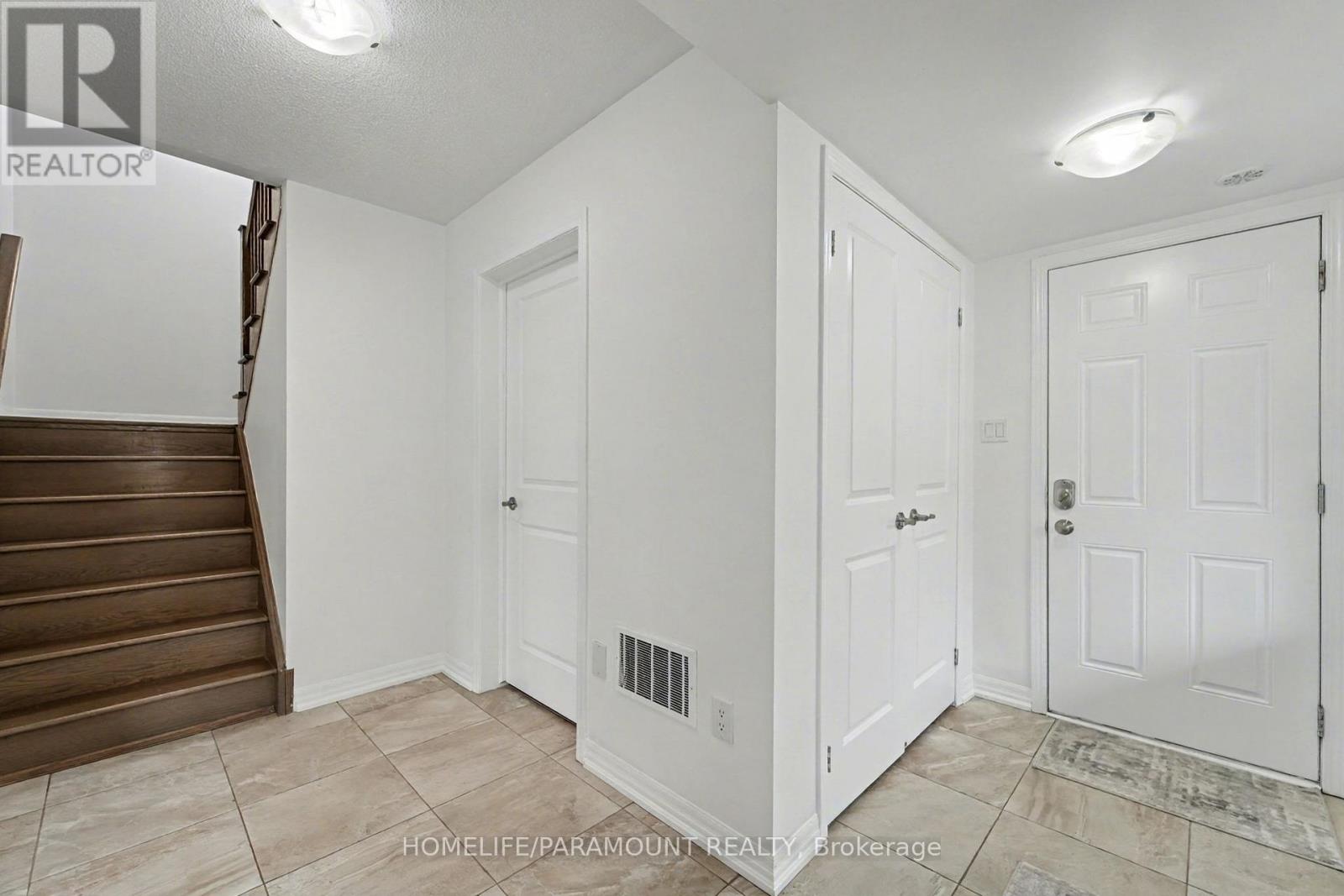 370 Timberland Gate, Oakville, Ontario  L6M 0Y9 - Photo 25 - W12521158