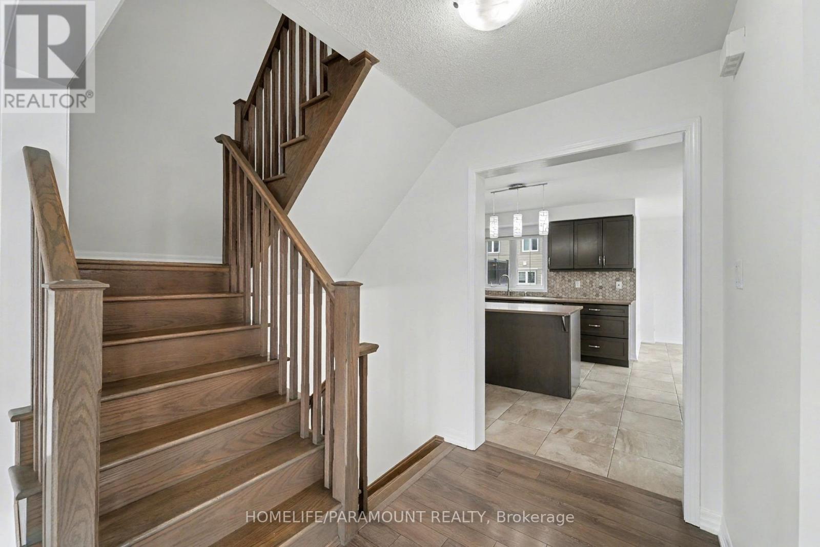 370 Timberland Gate, Oakville, Ontario  L6M 0Y9 - Photo 32 - W12521158