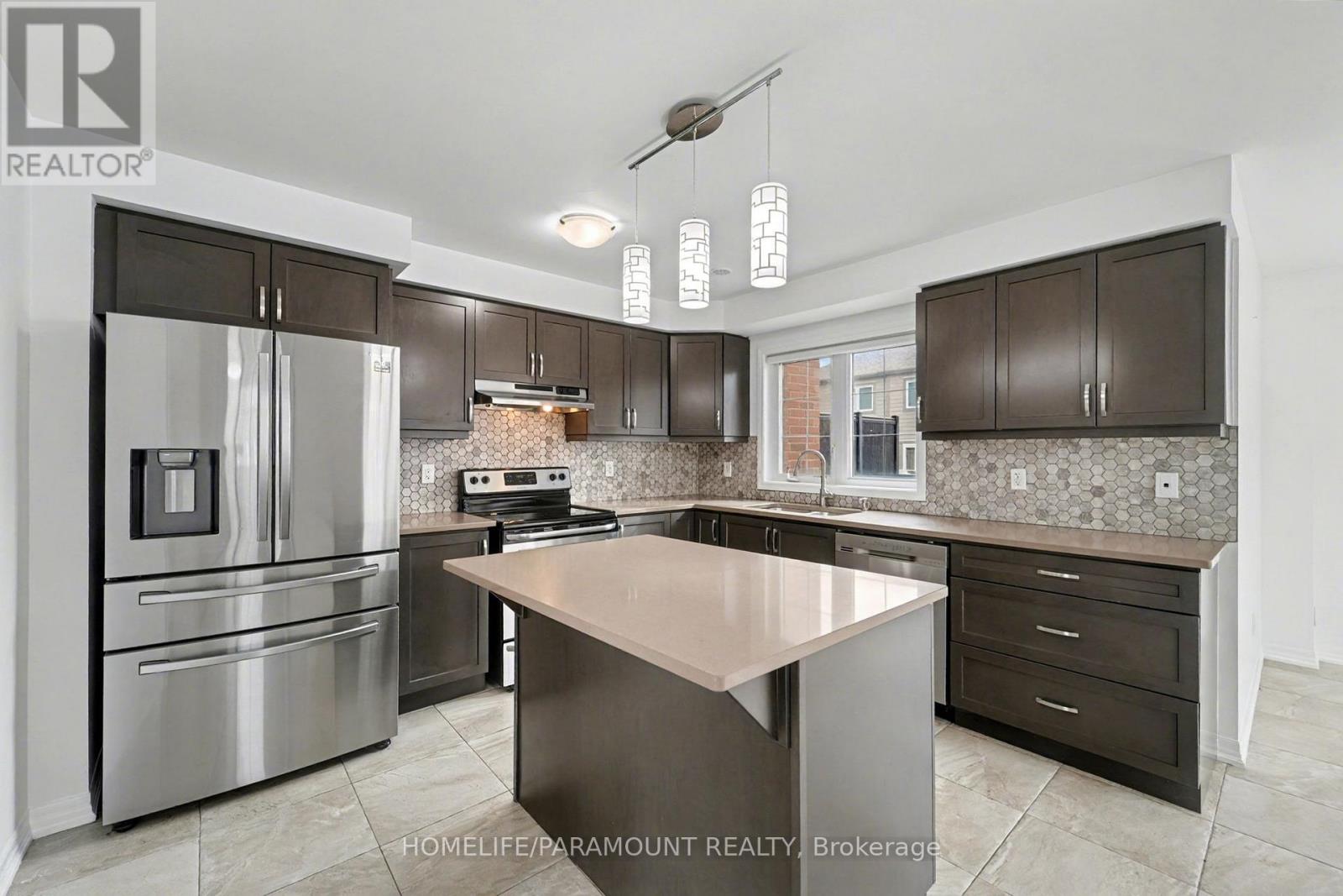 370 Timberland Gate, Oakville, Ontario  L6M 0Y9 - Photo 34 - W12521158