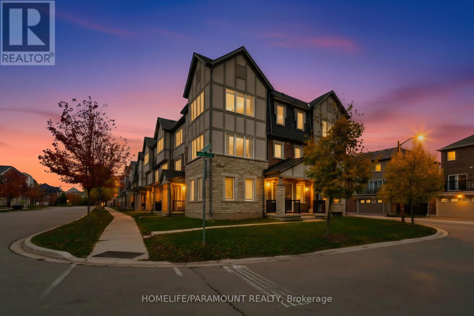 370 Timberland Gate, Oakville, Ontario  L6M 0Y9 - Photo 5 - W12521158