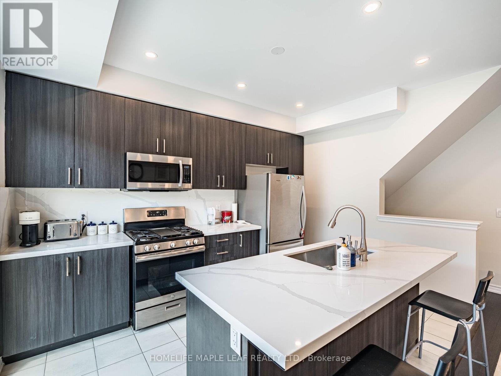 1454 Chretien Street, Milton, Ontario  L9E 1J1 - Photo 14 - W12521164