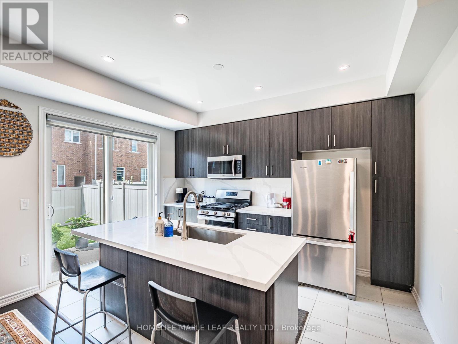 1454 Chretien Street, Milton, Ontario  L9E 1J1 - Photo 15 - W12521164