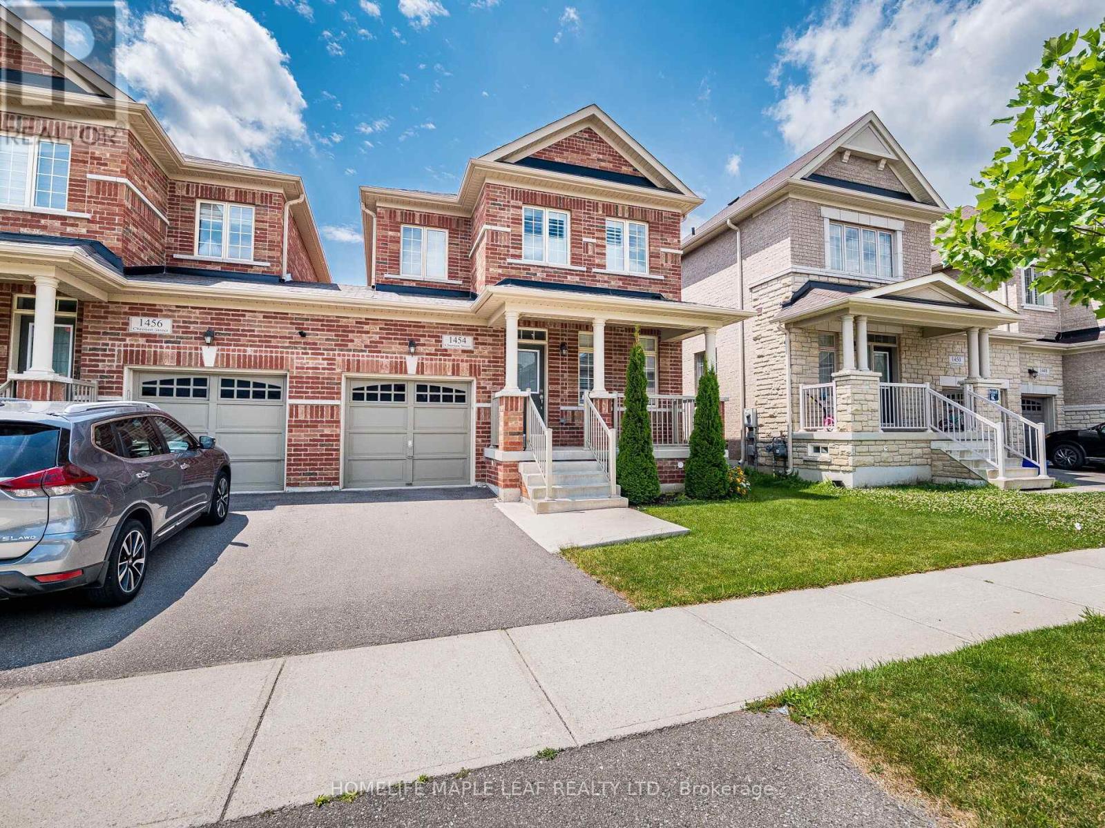 1454 Chretien Street, Milton, Ontario  L9E 1J1 - Photo 3 - W12521164