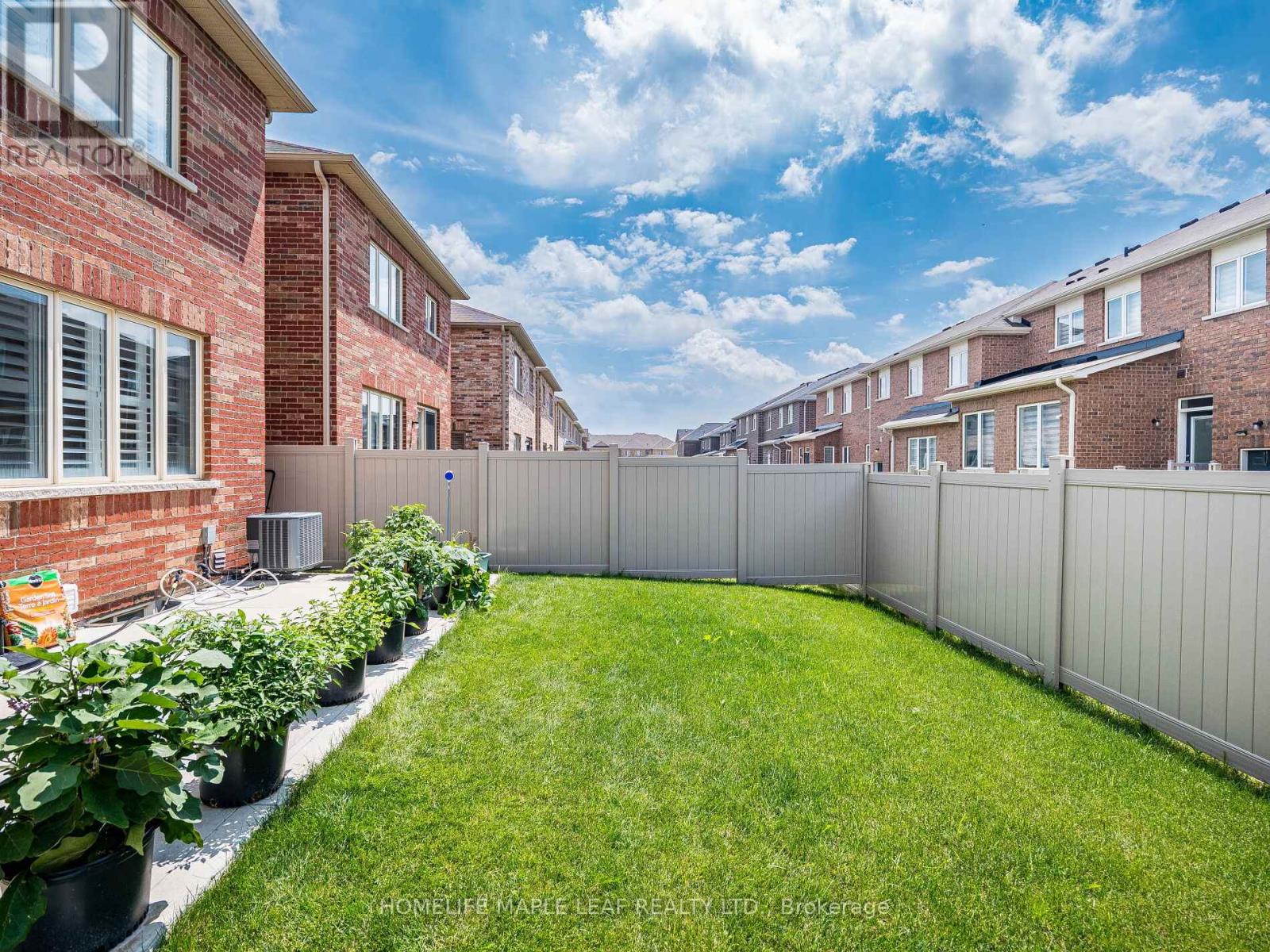 1454 Chretien Street, Milton, Ontario  L9E 1J1 - Photo 47 - W12521164