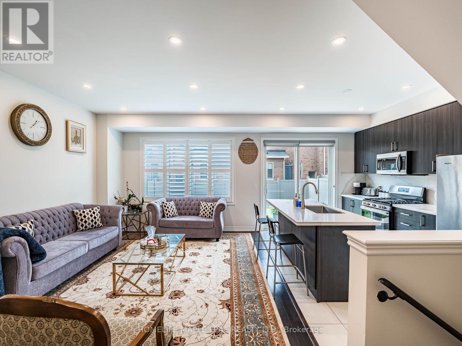 1454 Chretien Street, Milton, Ontario  L9E 1J1 - Photo 9 - W12521164