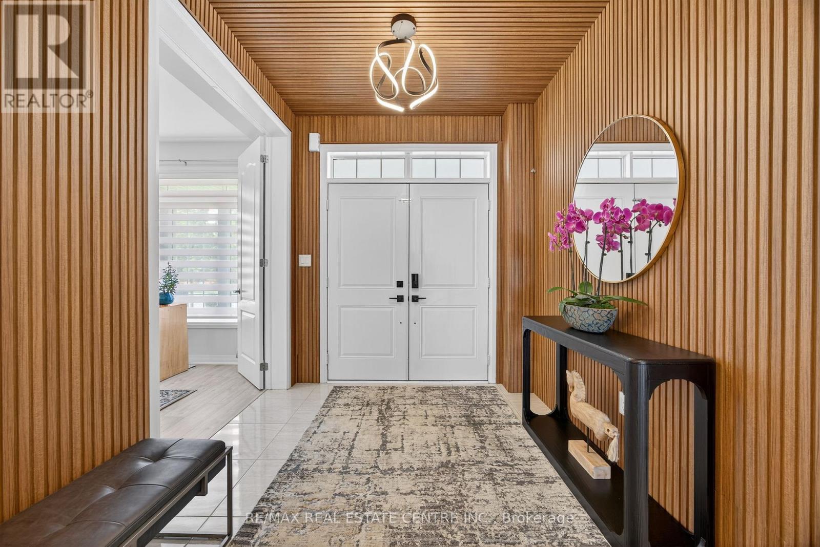 22 Drew Brown Boulevard, Orangeville, Ontario  L9W 6Z4 - Photo 3 - W12521182