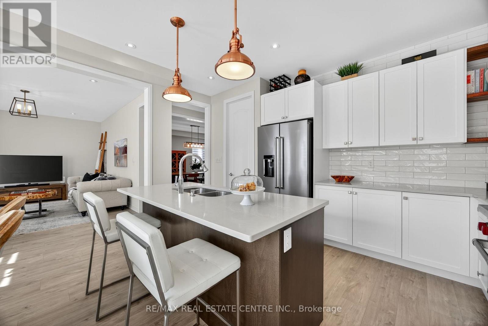 22 Drew Brown Boulevard, Orangeville, Ontario  L9W 6Z4 - Photo 6 - W12521182