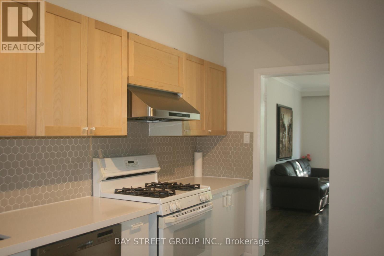 2175 Wiseman Court, Mississauga (Clarkson), Ontario  L5J 1P3 - Photo 12 - W12449872