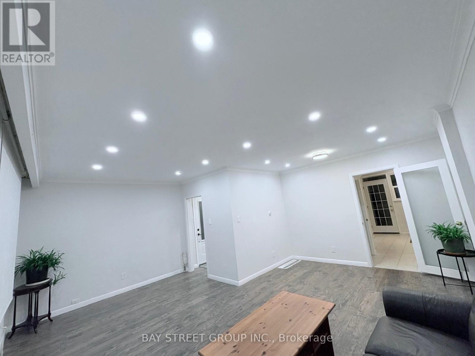 2175 Wiseman Court, Mississauga (Clarkson), Ontario  L5J 1P3 - Photo 8 - W12449872