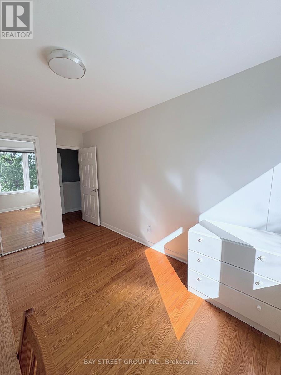 2175 Wiseman Court, Mississauga (Clarkson), Ontario  L5J 1P3 - Photo 24 - W12449872