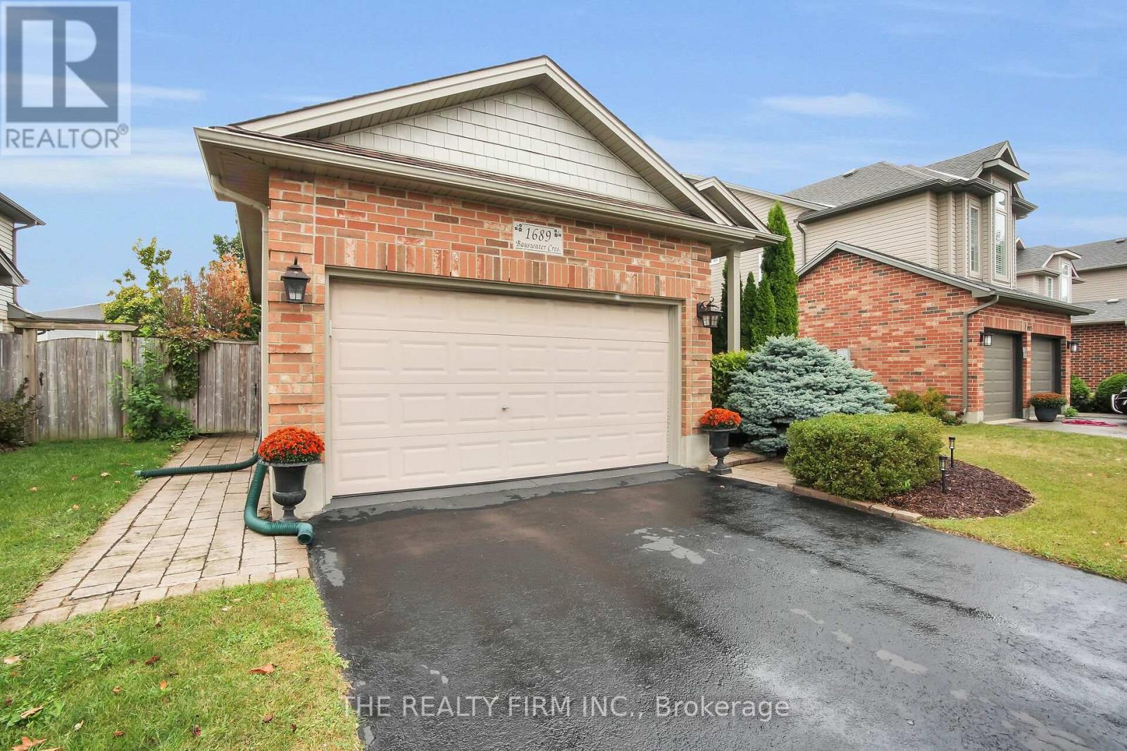 1689 Bayswater Crescent, London North, Ontario  N6G 5M9 - Photo 3 - X12521304