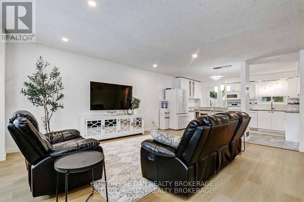 55 Constable Court, London North, Ontario  N6G 3N7 - Photo 3 - X12521338