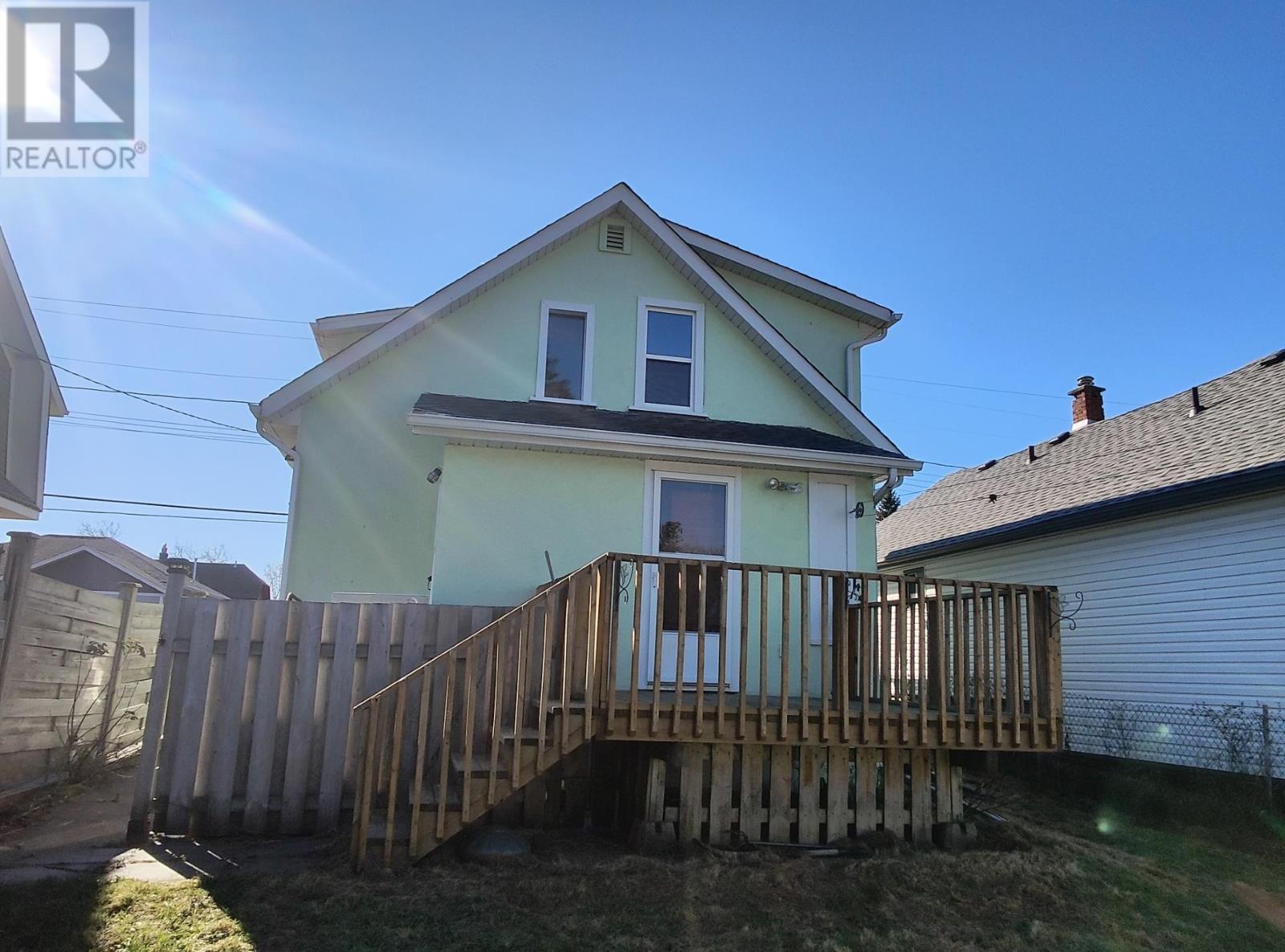 32 Carrie St, Thunder Bay, Ontario  P7A 4H8 - Photo 2 - TB253350