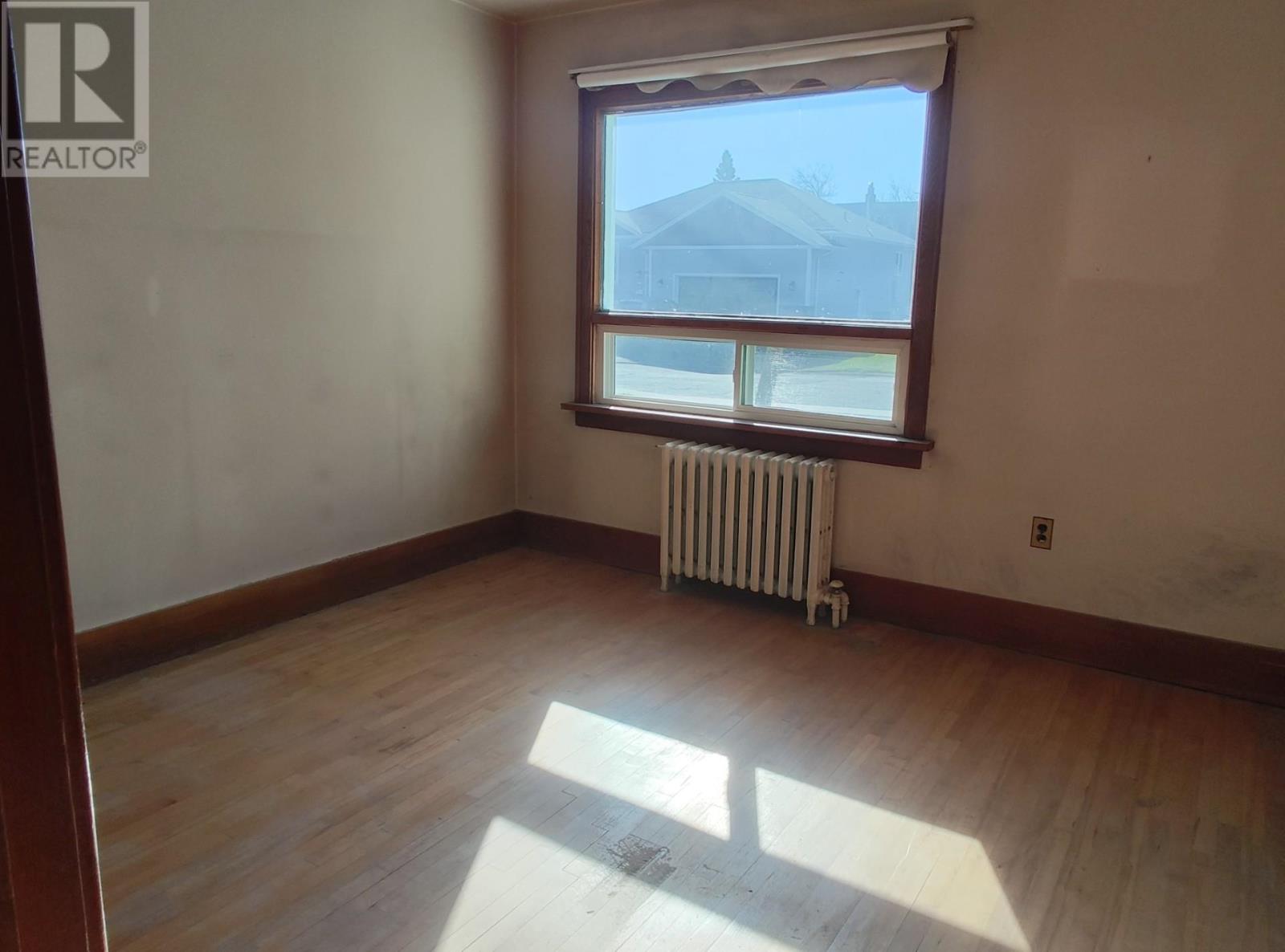 32 Carrie St, Thunder Bay, Ontario  P7A 4H8 - Photo 7 - TB253350