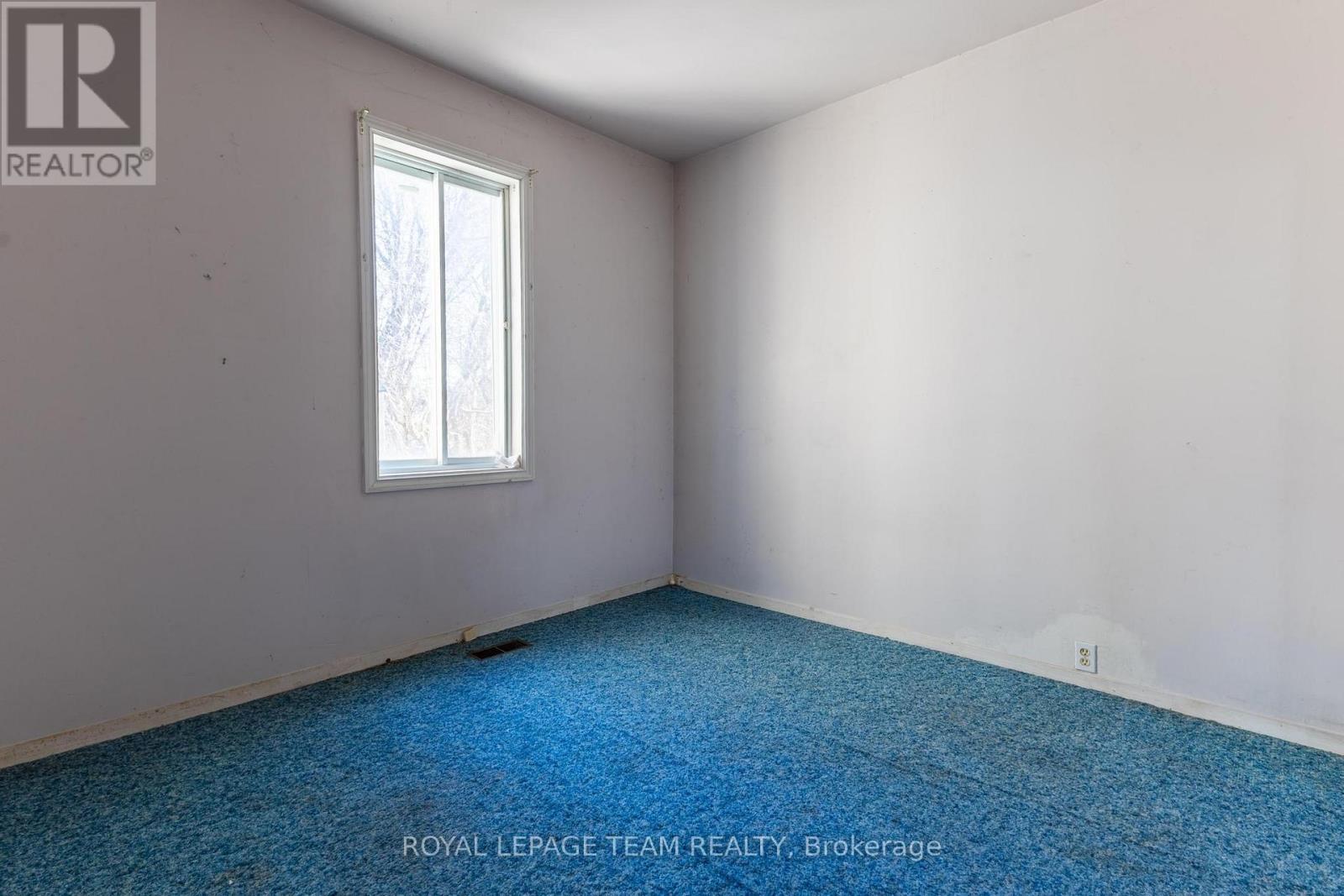 31 Daniel Street N, Arnprior, Ontario K7S 2K6 - Photo 10 - X12521220