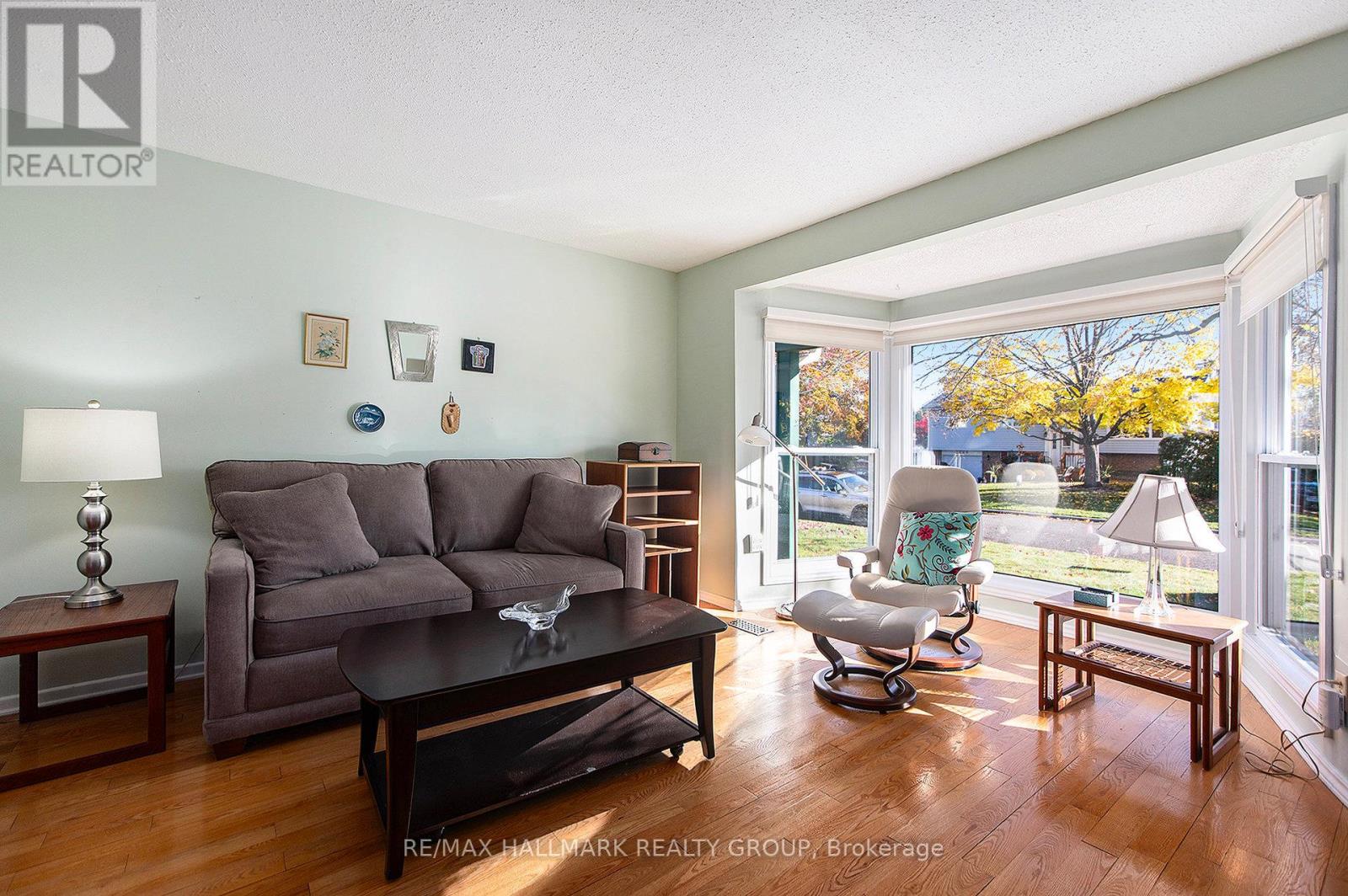 1570 Payette Drive, Ottawa, Ontario  K1E 1S9 - Photo 10 - X12521232