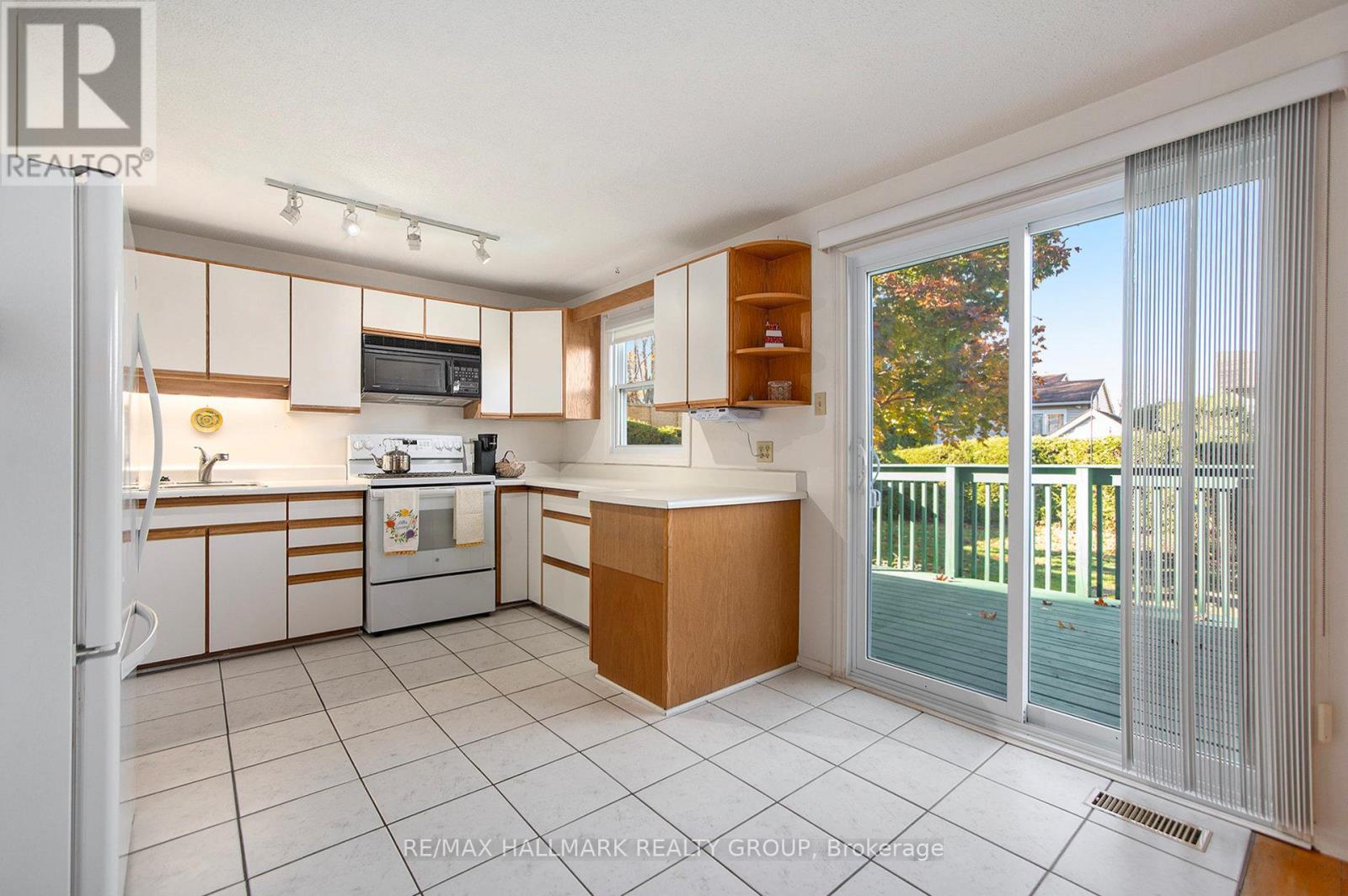 1570 Payette Drive, Ottawa, Ontario  K1E 1S9 - Photo 15 - X12521232