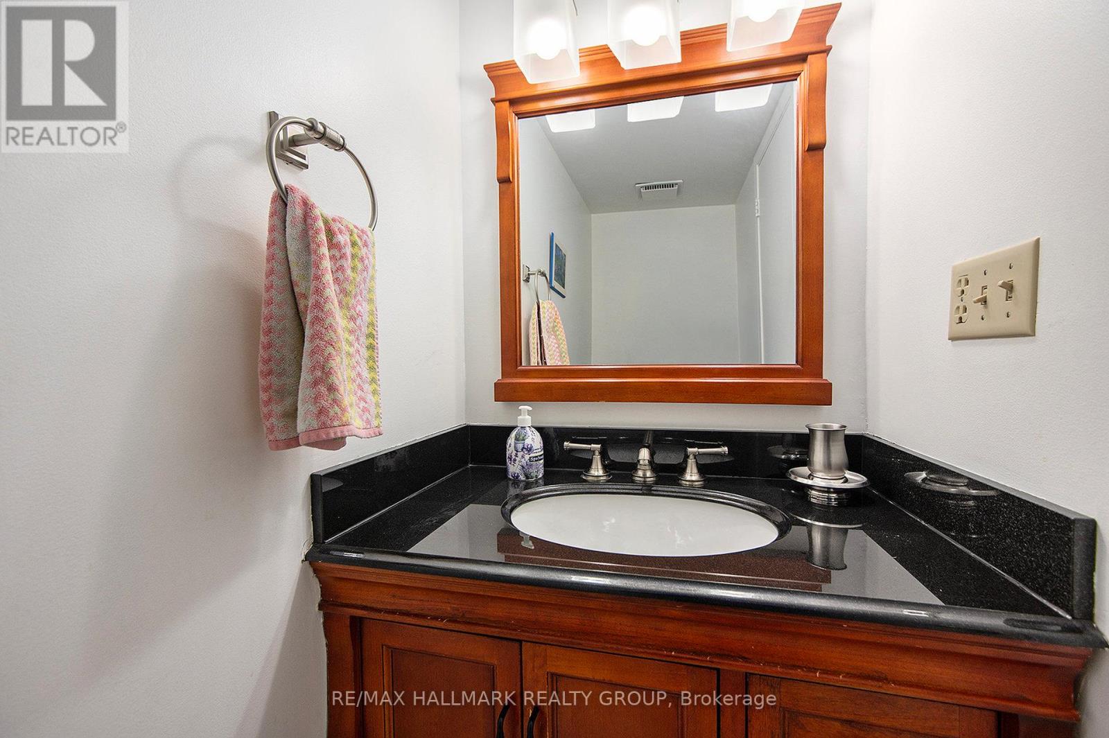 1570 Payette Drive, Ottawa, Ontario  K1E 1S9 - Photo 17 - X12521232