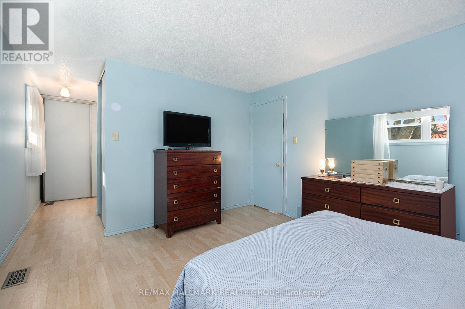 1570 Payette Drive, Ottawa, Ontario  K1E 1S9 - Photo 21 - X12521232