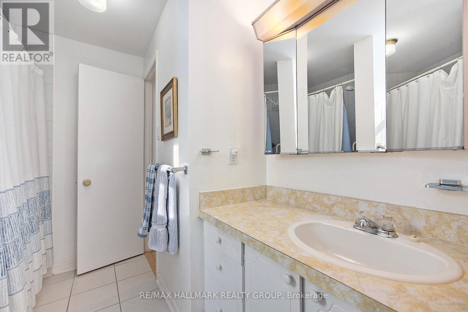 1570 Payette Drive, Ottawa, Ontario  K1E 1S9 - Photo 23 - X12521232