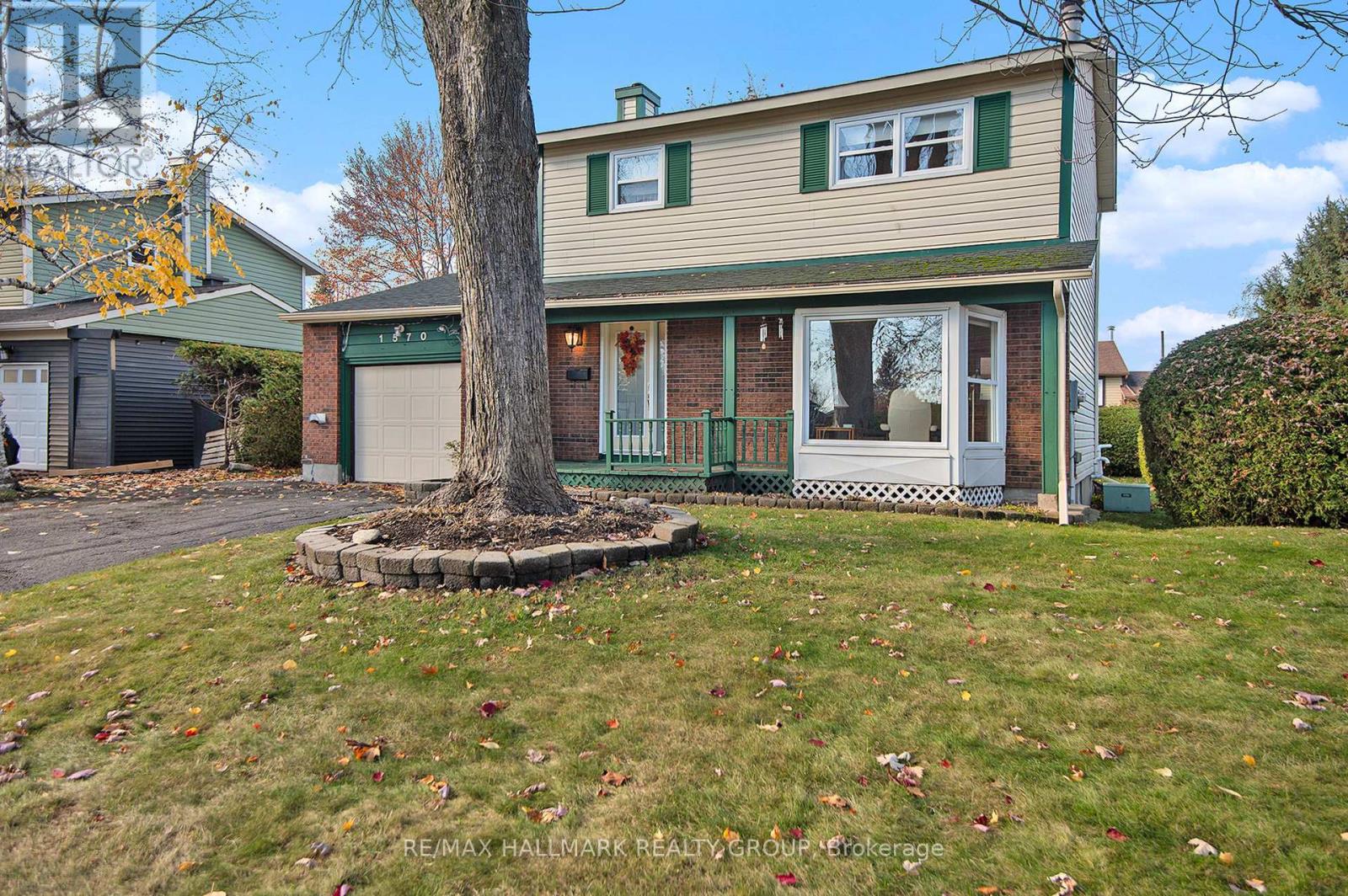 1570 Payette Drive, Ottawa, Ontario  K1E 1S9 - Photo 3 - X12521232