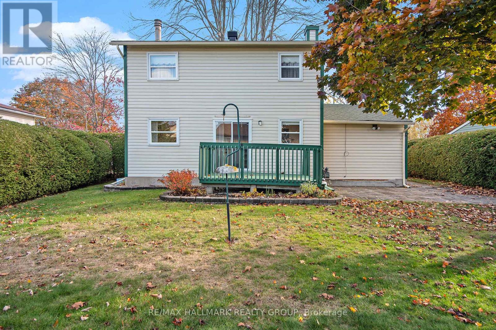 1570 Payette Drive, Ottawa, Ontario  K1E 1S9 - Photo 32 - X12521232