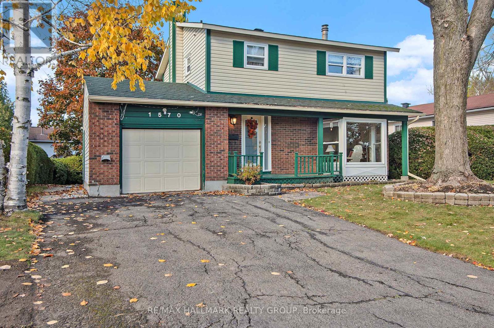 1570 Payette Drive, Ottawa, Ontario  K1E 1S9 - Photo 4 - X12521232