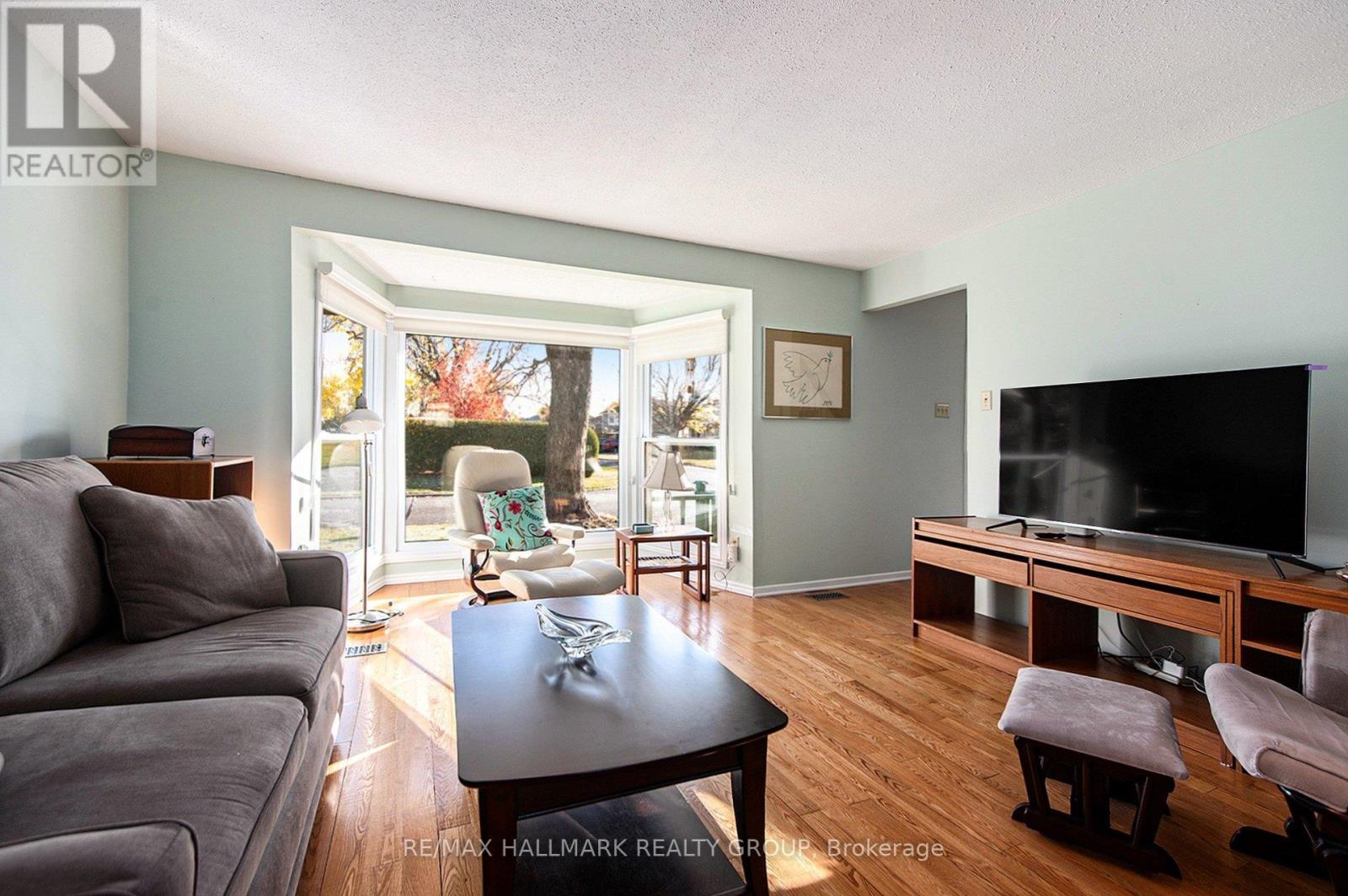 1570 Payette Drive, Ottawa, Ontario  K1E 1S9 - Photo 8 - X12521232