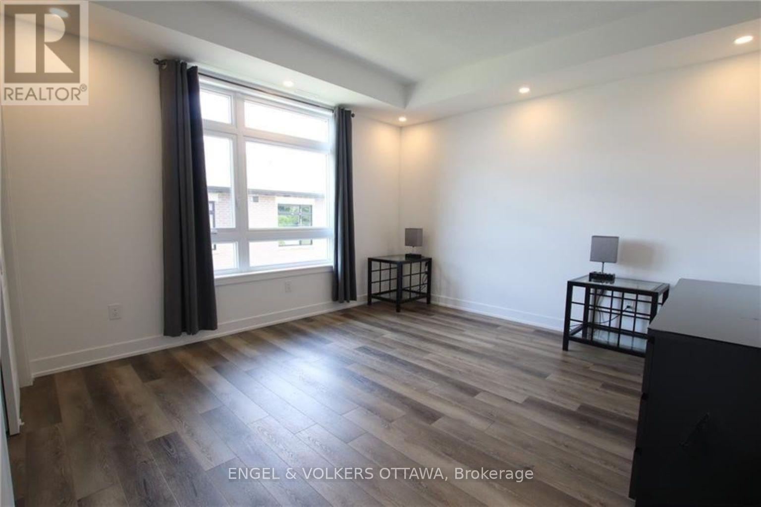 H - 380 Rolling Meadow Crescent, Ottawa, Ontario  K1W 0S1 - Photo 12 - X12521288