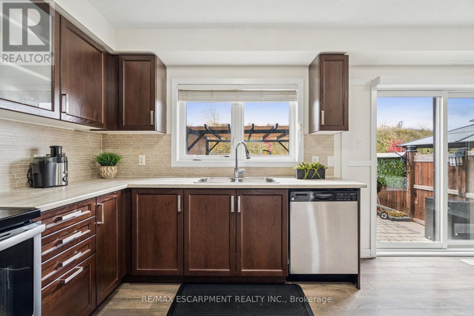 12 Crafter Crescent, Hamilton, Ontario  L8J 0H6 - Photo 16 - X12520962