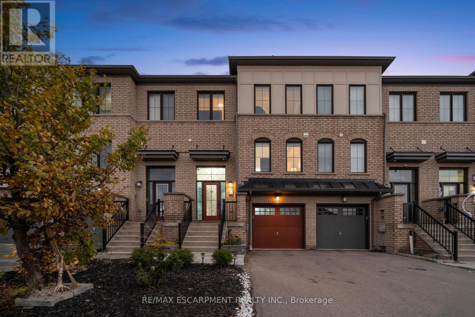 12 Crafter Crescent, Hamilton, Ontario  L8J 0H6 - Photo 2 - X12520962