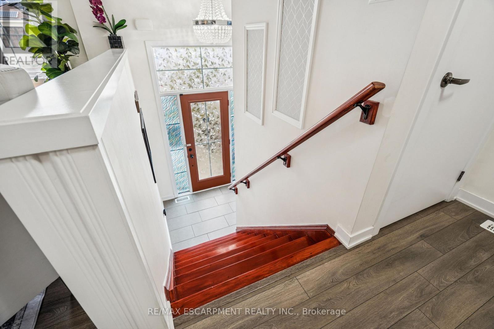 12 Crafter Crescent, Hamilton, Ontario  L8J 0H6 - Photo 6 - X12520962