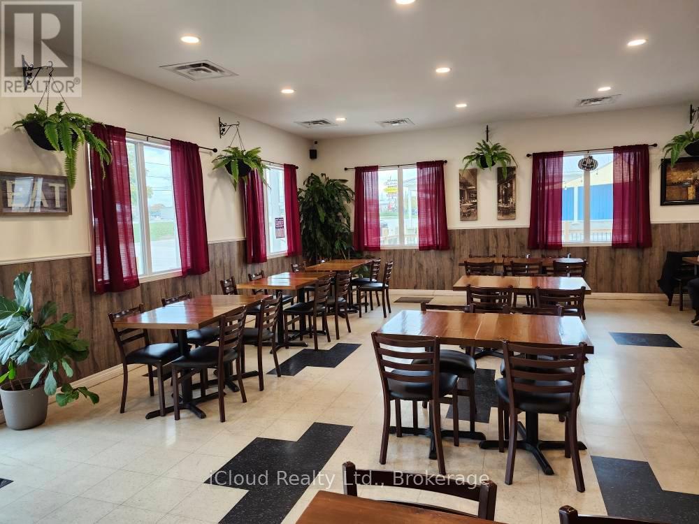 35 Talbot Street E, Haldimand, Ontario  N0A 1E0 - Photo 8 - X12520992