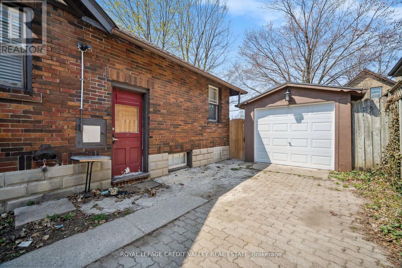 610 Wallace Street, London East, Ontario  N5Y 3R7 - Photo 2 - X12521050