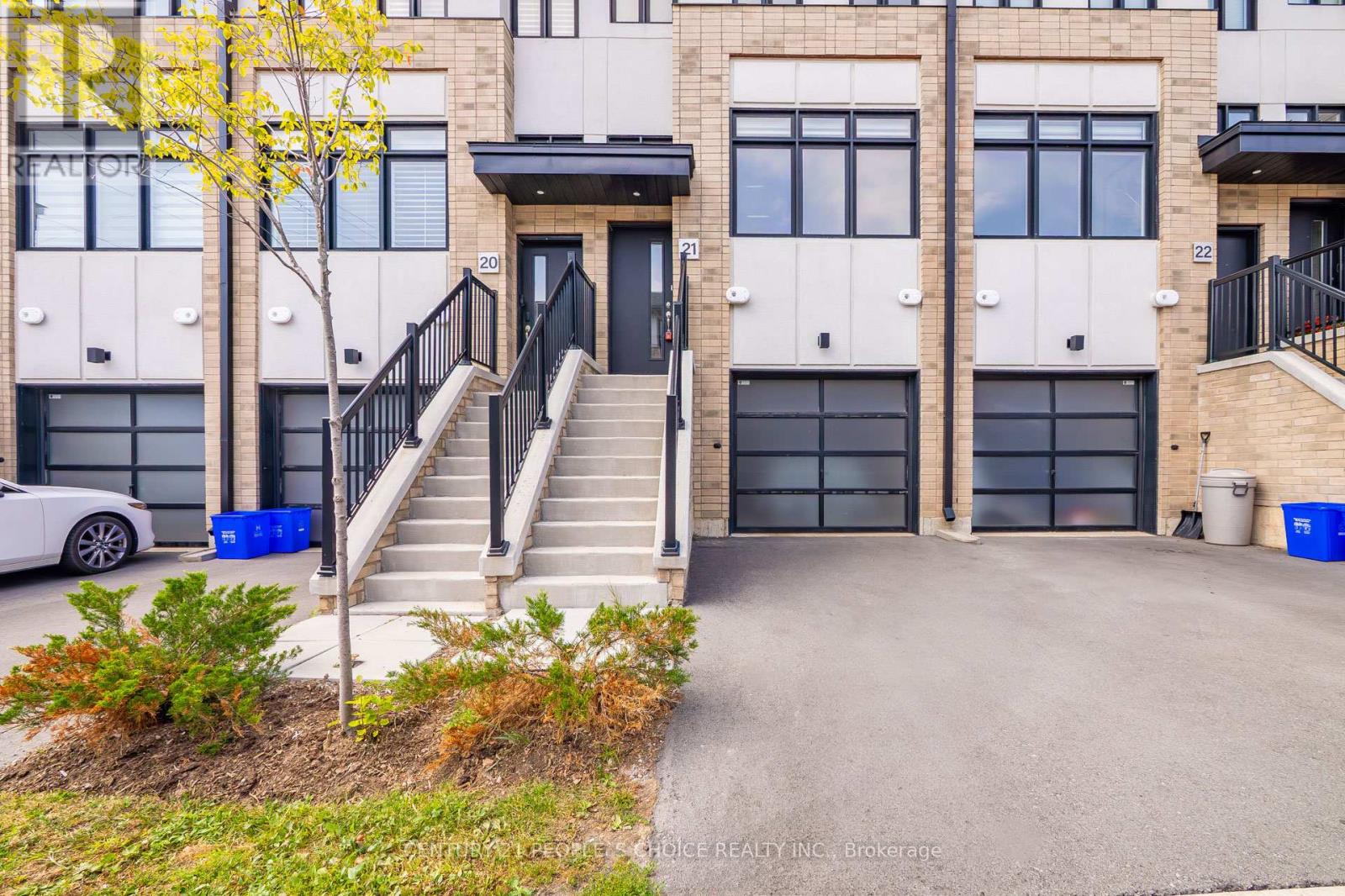 21 - 527 Shaver Road, Hamilton, Ontario L9G 0J1 - Photo 2 - X12521056