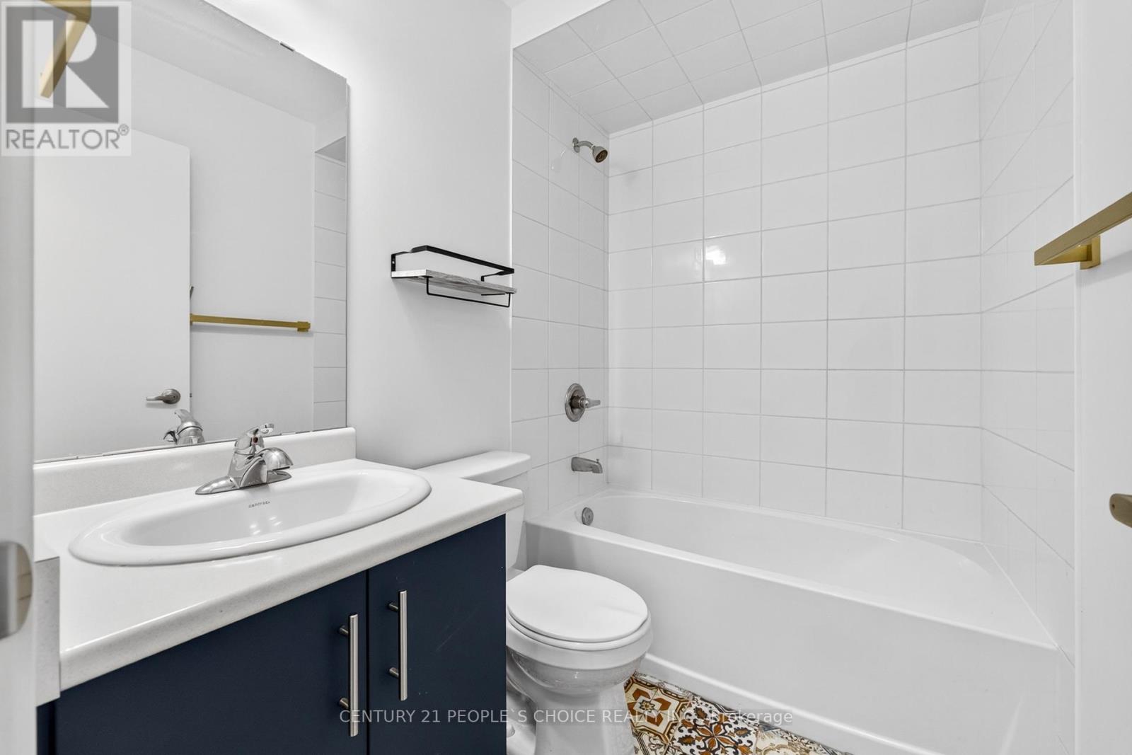 21 - 527 Shaver Road, Hamilton, Ontario L9G 0J1 - Photo 32 - X12521056