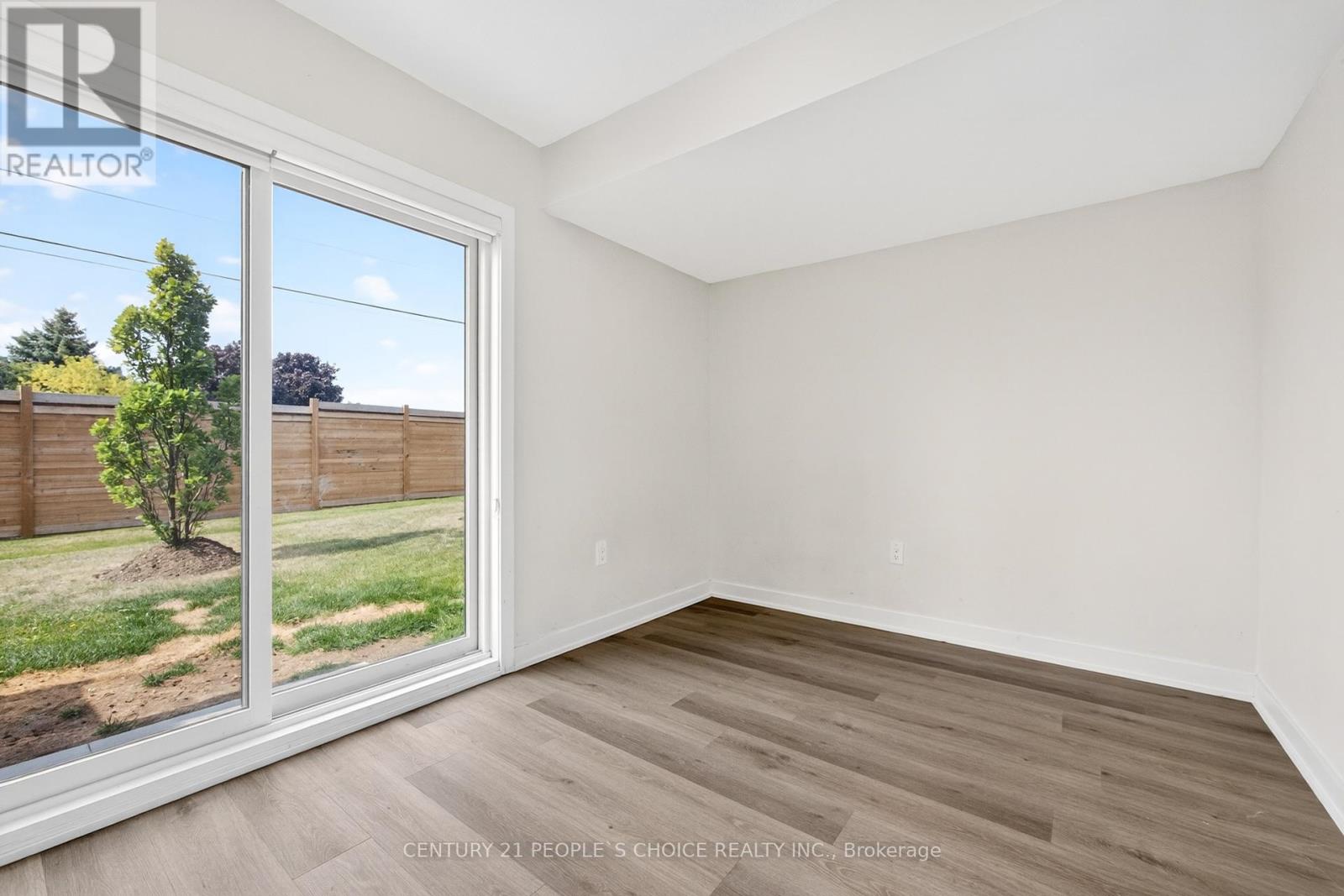 21 - 527 Shaver Road, Hamilton, Ontario L9G 0J1 - Photo 37 - X12521056