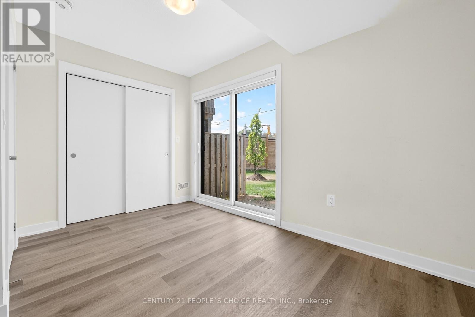 21 - 527 Shaver Road, Hamilton, Ontario L9G 0J1 - Photo 38 - X12521056