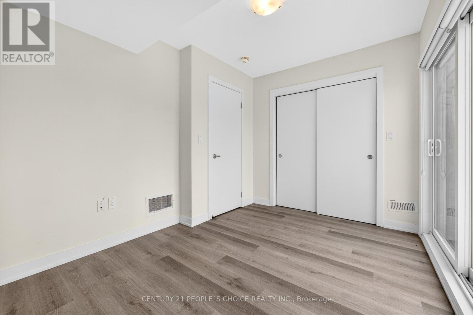 21 - 527 Shaver Road, Hamilton, Ontario L9G 0J1 - Photo 39 - X12521056